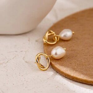 🤍Gold minimalist dangle earrings